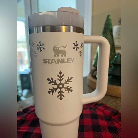 Stanley Frost White Tumbler Snowflake Design - Picture 2 of 6